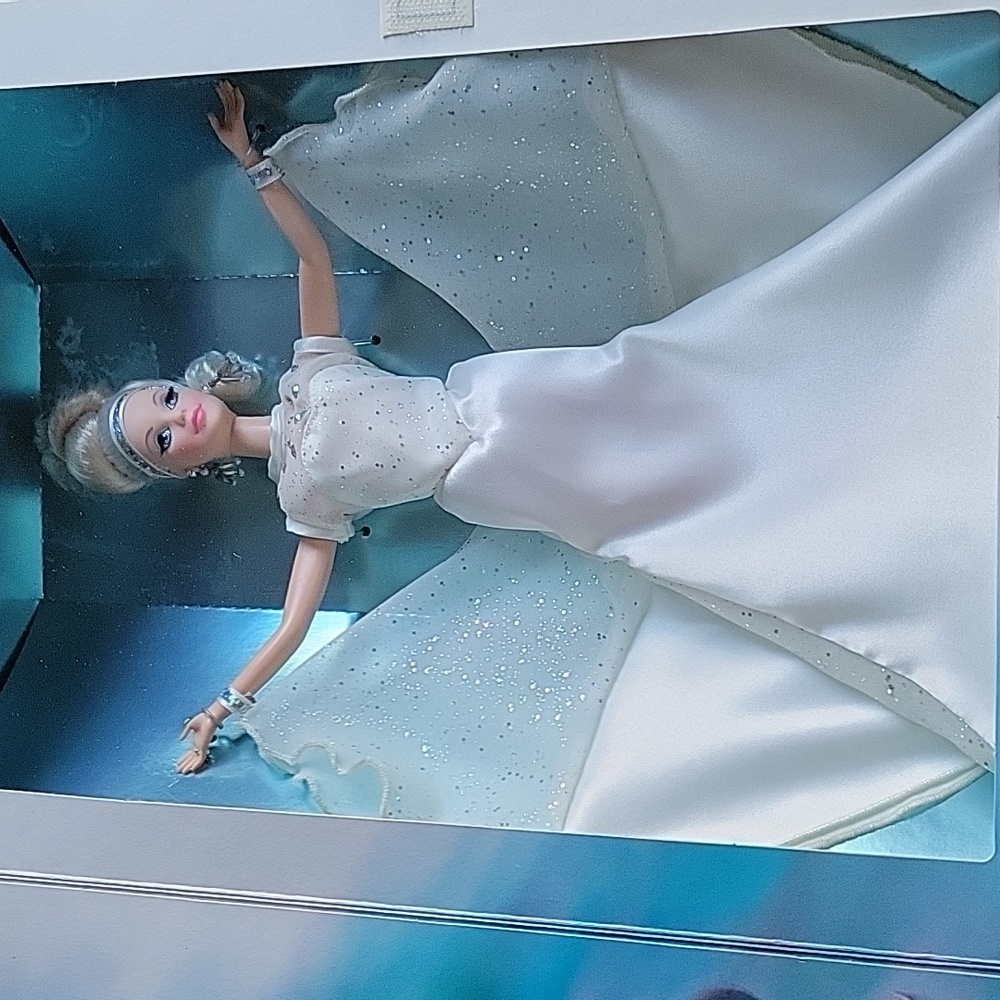 Starlight Dance Barbie - Picture 2 of 7